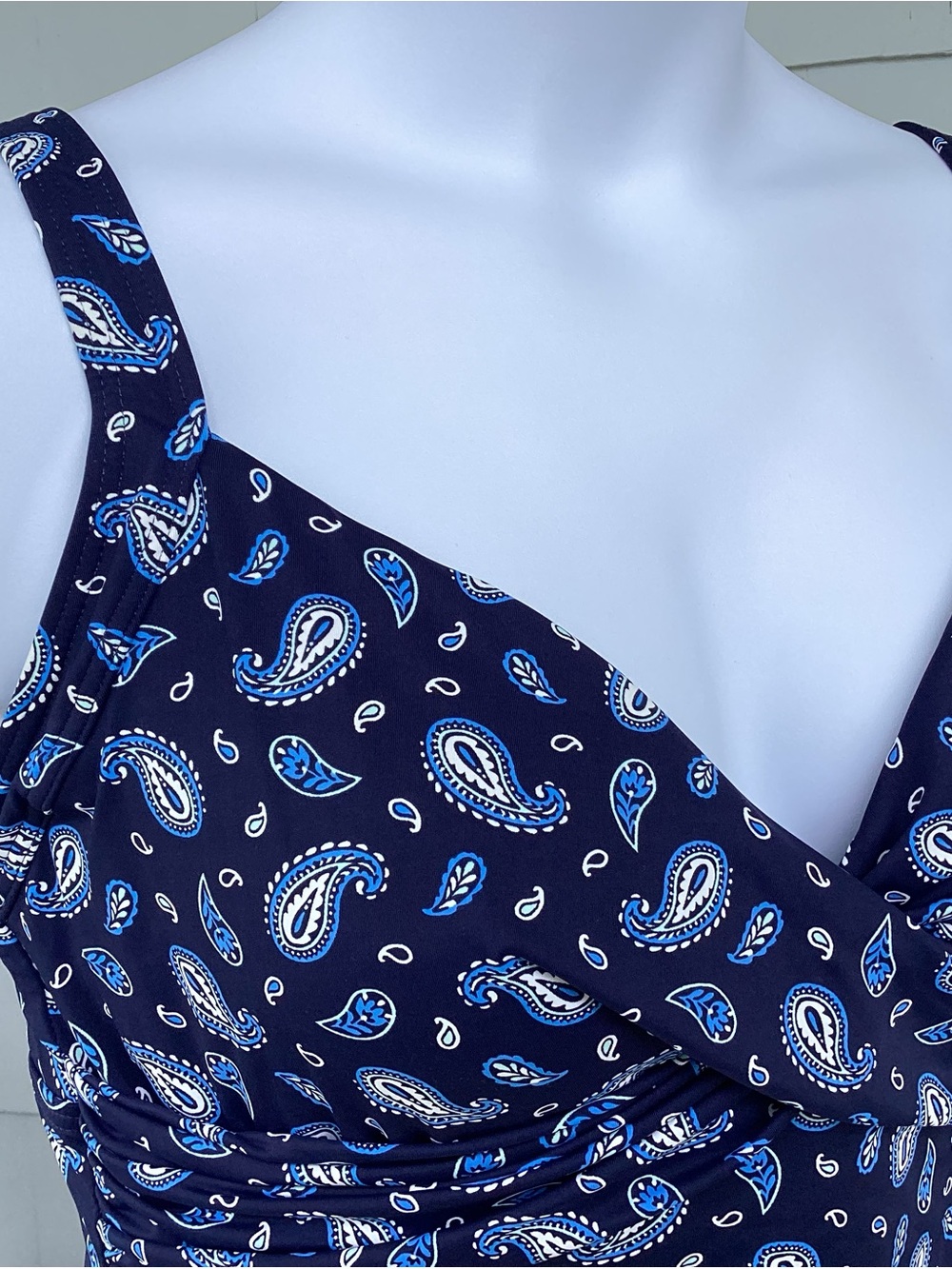 Lands' End Navy & Bright Blue PaisleyTummy Control Swim Tankini Top NWOT Size 14 - Picture 4 of 11